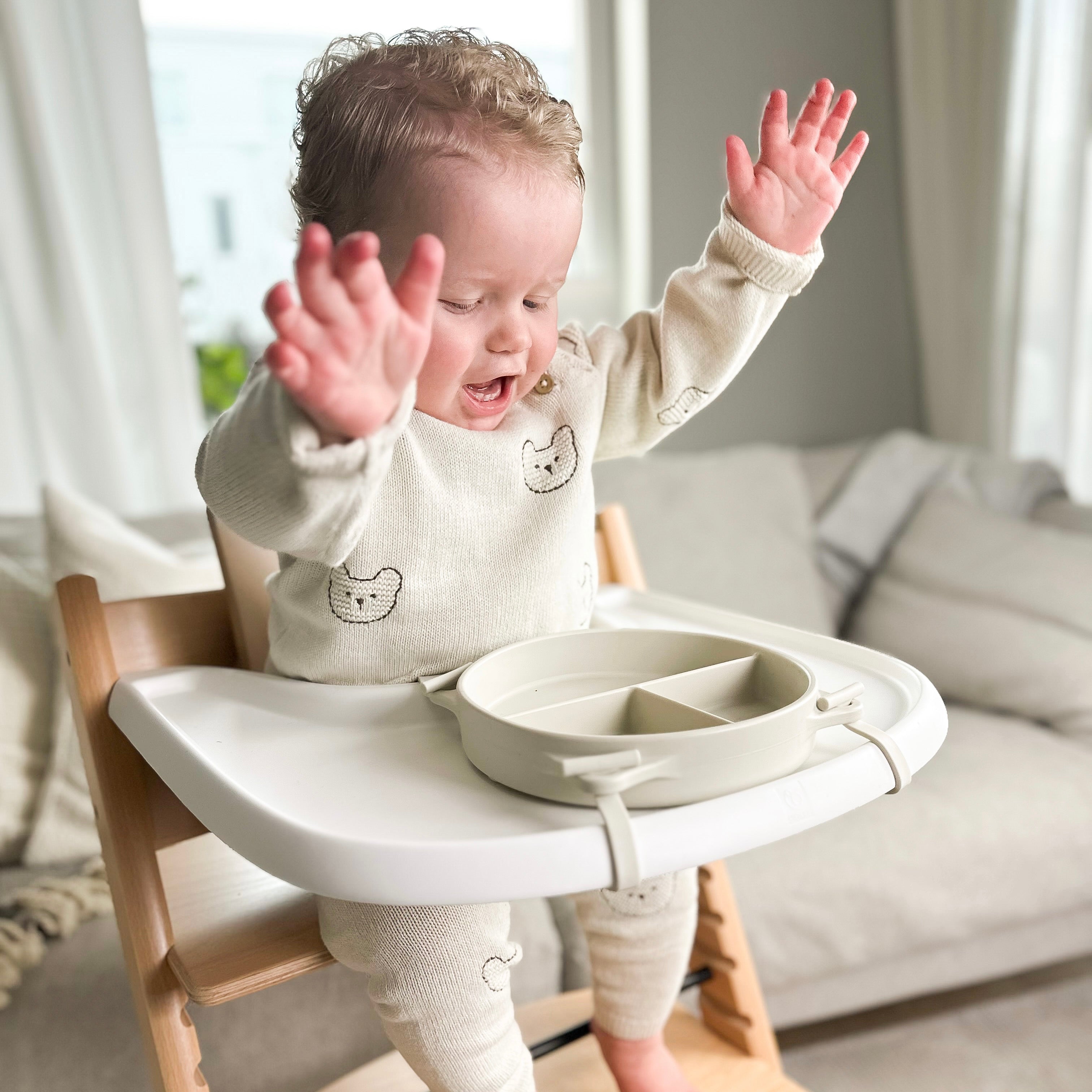 Barntallrik med sugpropp och spännband