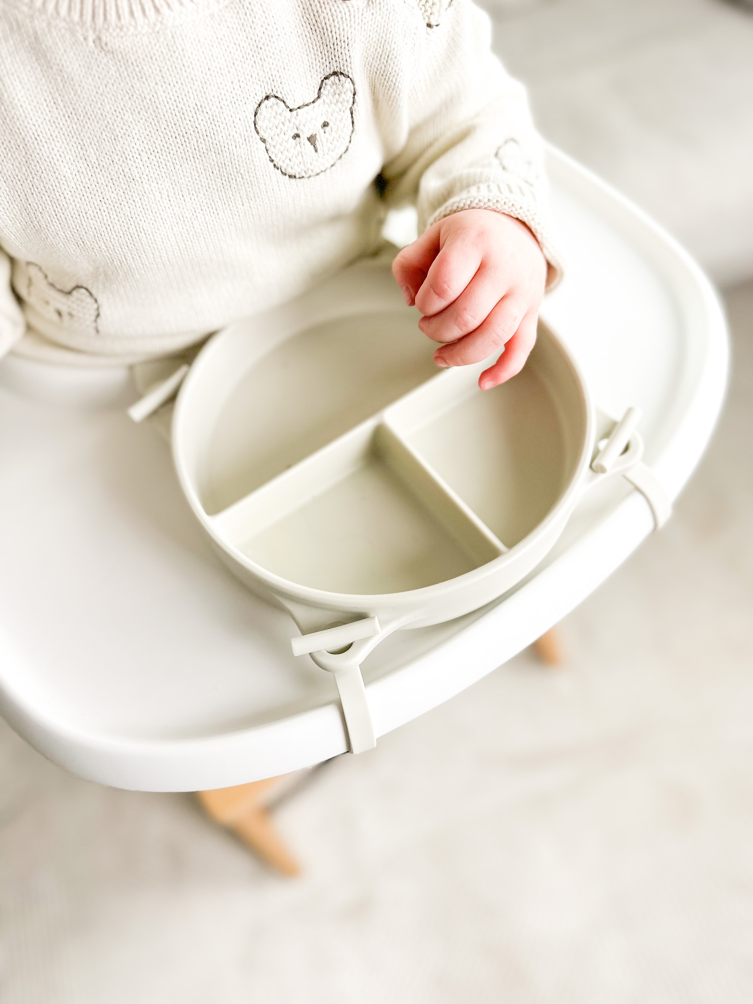 Barntallrik med sugpropp och spännband